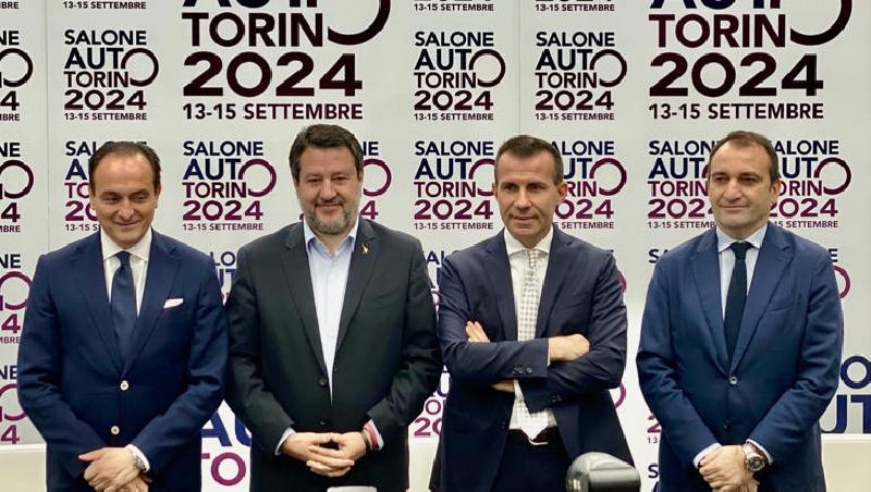 
	L'auto tra Salone e Salvini: "Ci giochiamo il futuro"
