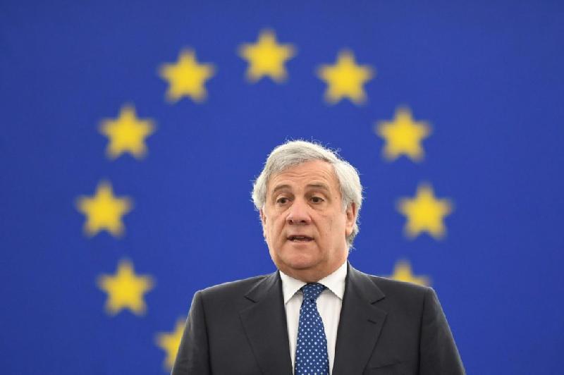 
	Tajani sbaglia (pure lui) sulla bandiera Ue
