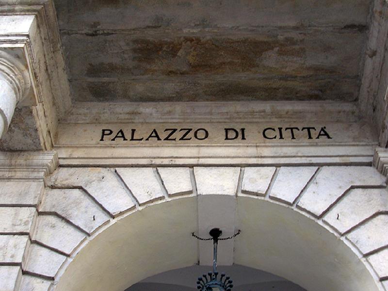 images/galleries/comune_torino_facciata_palazzo.jpg